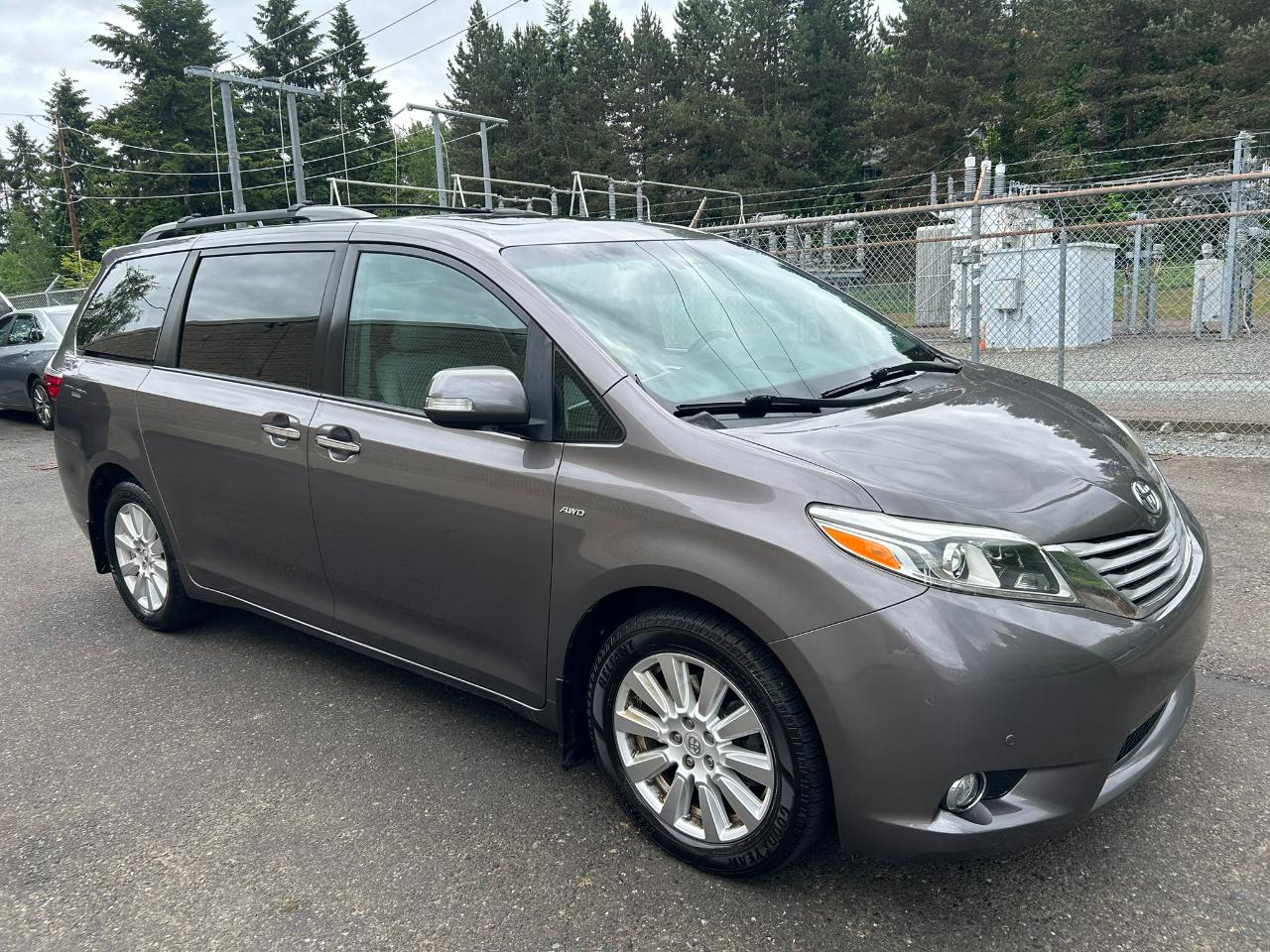 Toyota Sienna Limited 7-Passenger AWD 2017