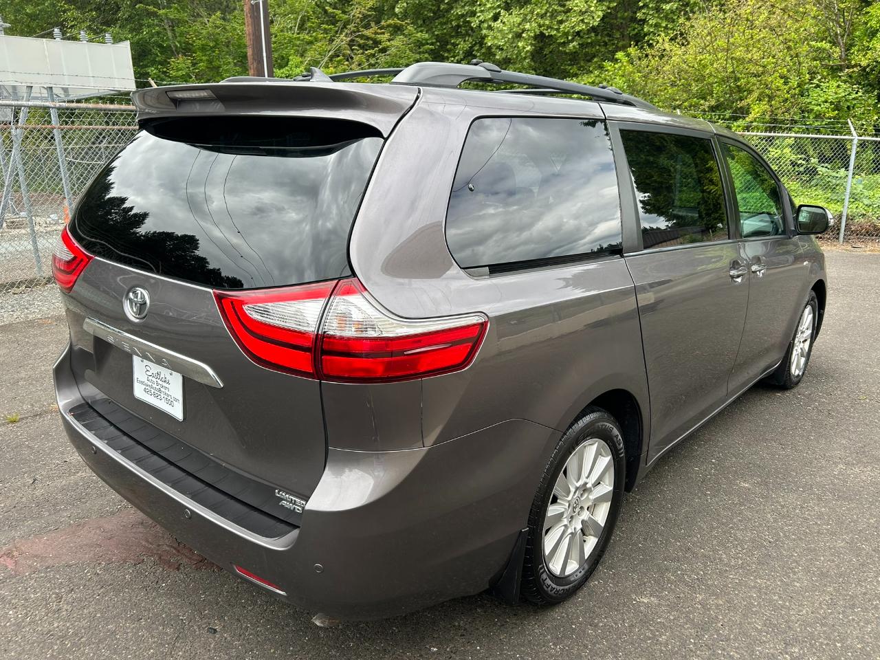 Toyota Sienna Limited 7-Passenger AWD 2017