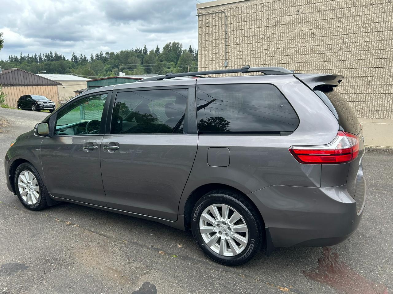 Toyota Sienna Limited 7-Passenger AWD 2017