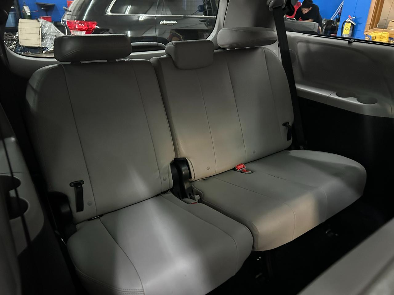 Toyota Sienna Limited 7-Passenger AWD 2017