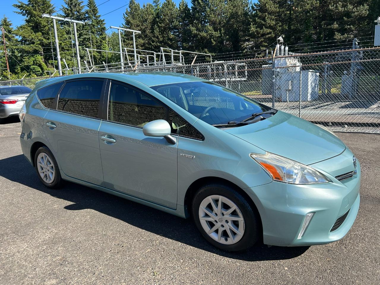Toyota Prius V Five 2014