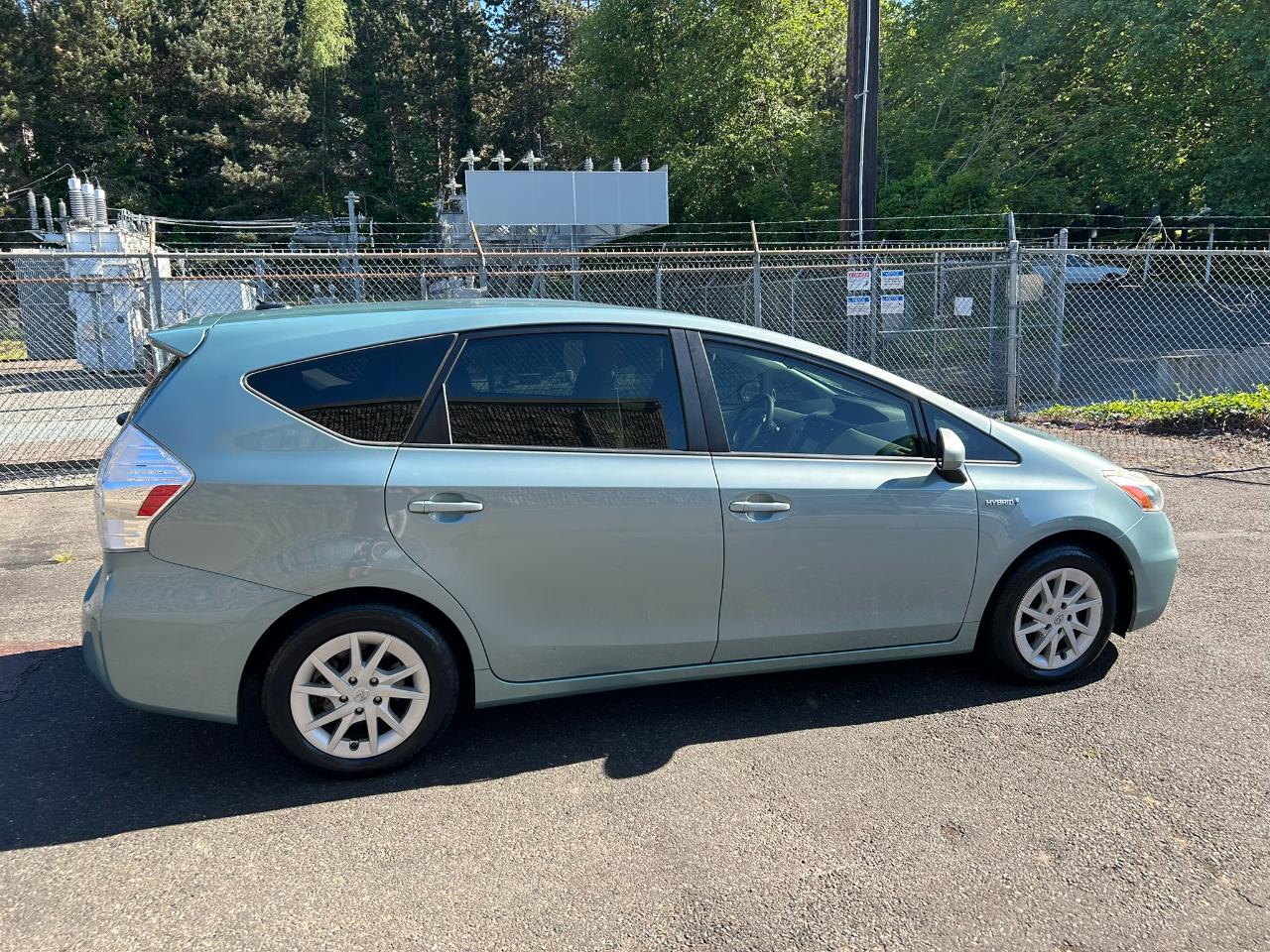 Toyota Prius V Five 2014