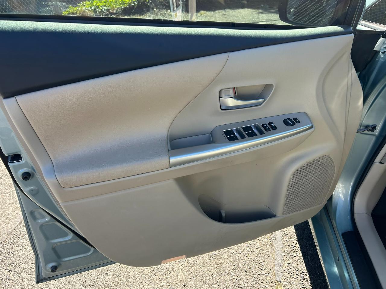 Toyota Prius V Five 2014