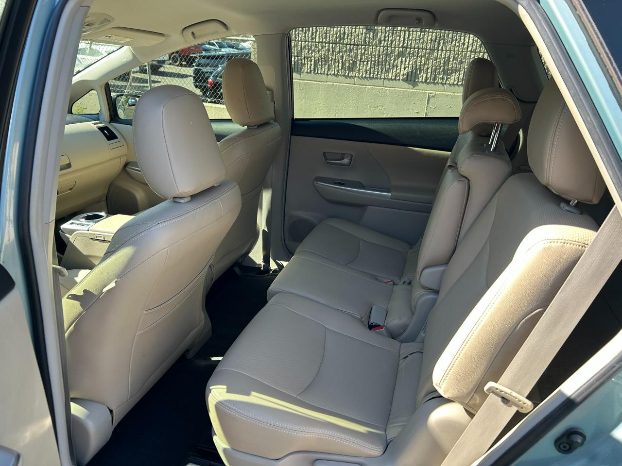Toyota Prius V Five 2014