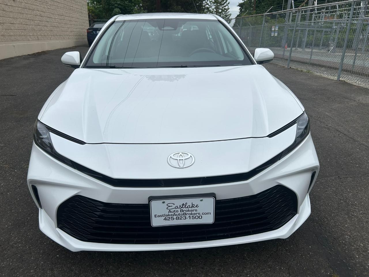Toyota Camry Hybrid  2025
