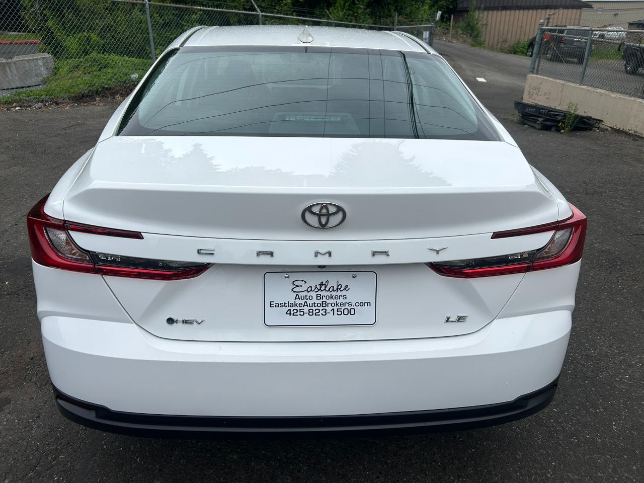 Toyota Camry Hybrid  2025