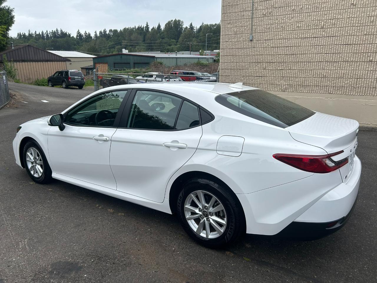 Toyota Camry Hybrid  2025