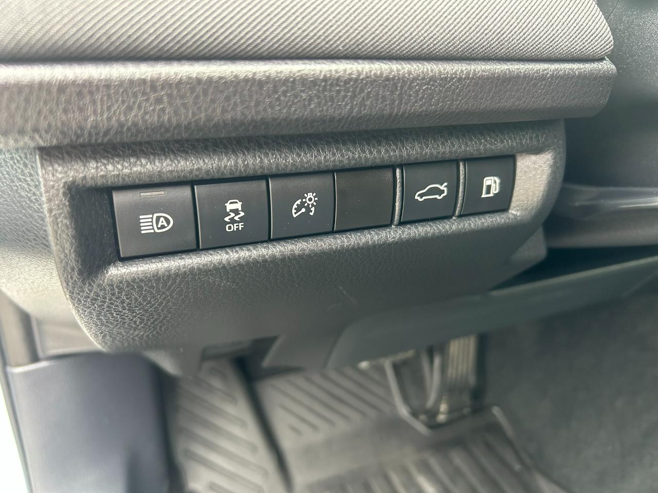 Toyota Camry Hybrid  2025