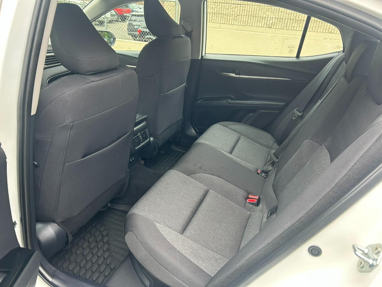 Toyota Camry Hybrid  2025