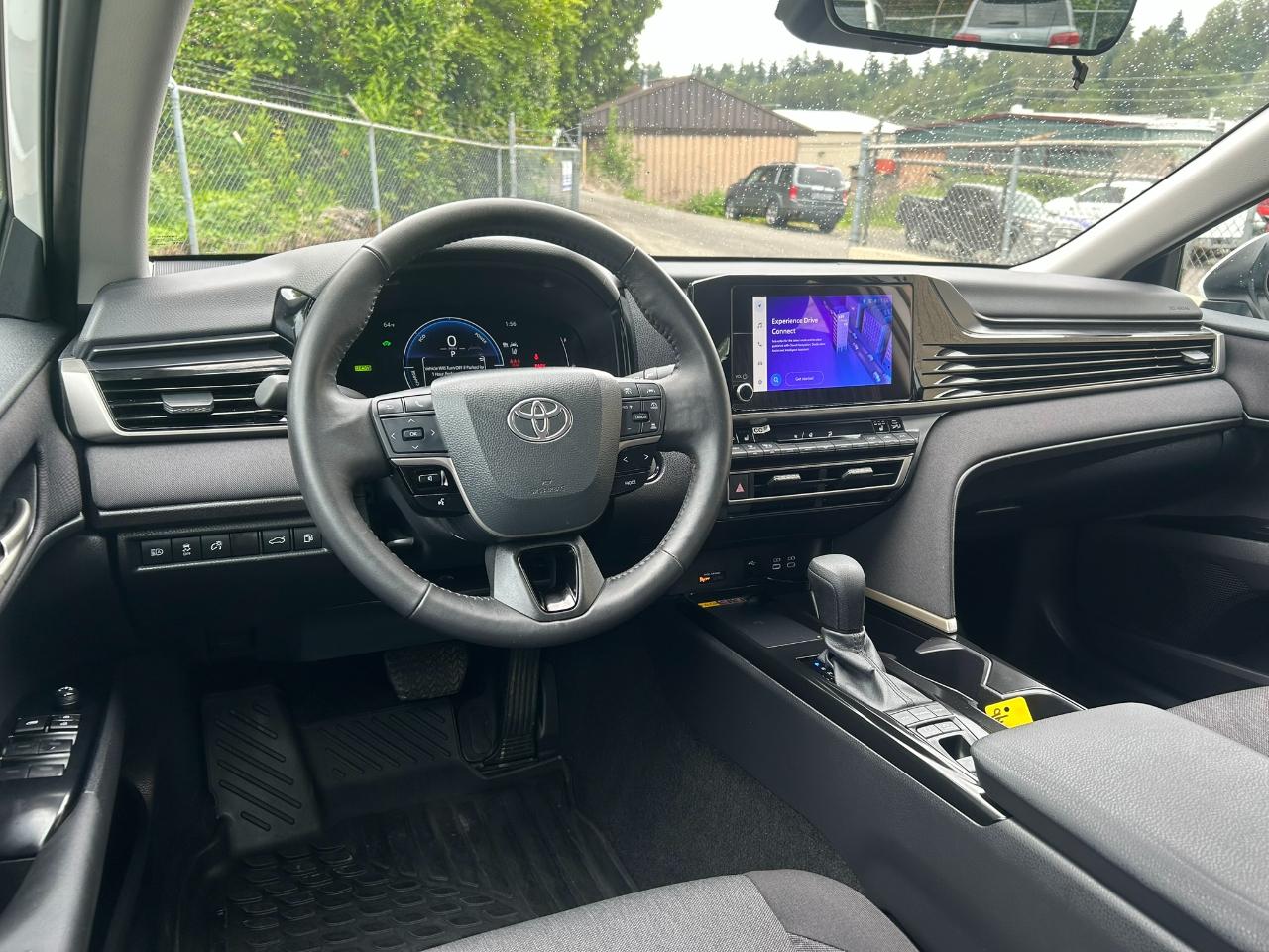 Toyota Camry Hybrid  2025