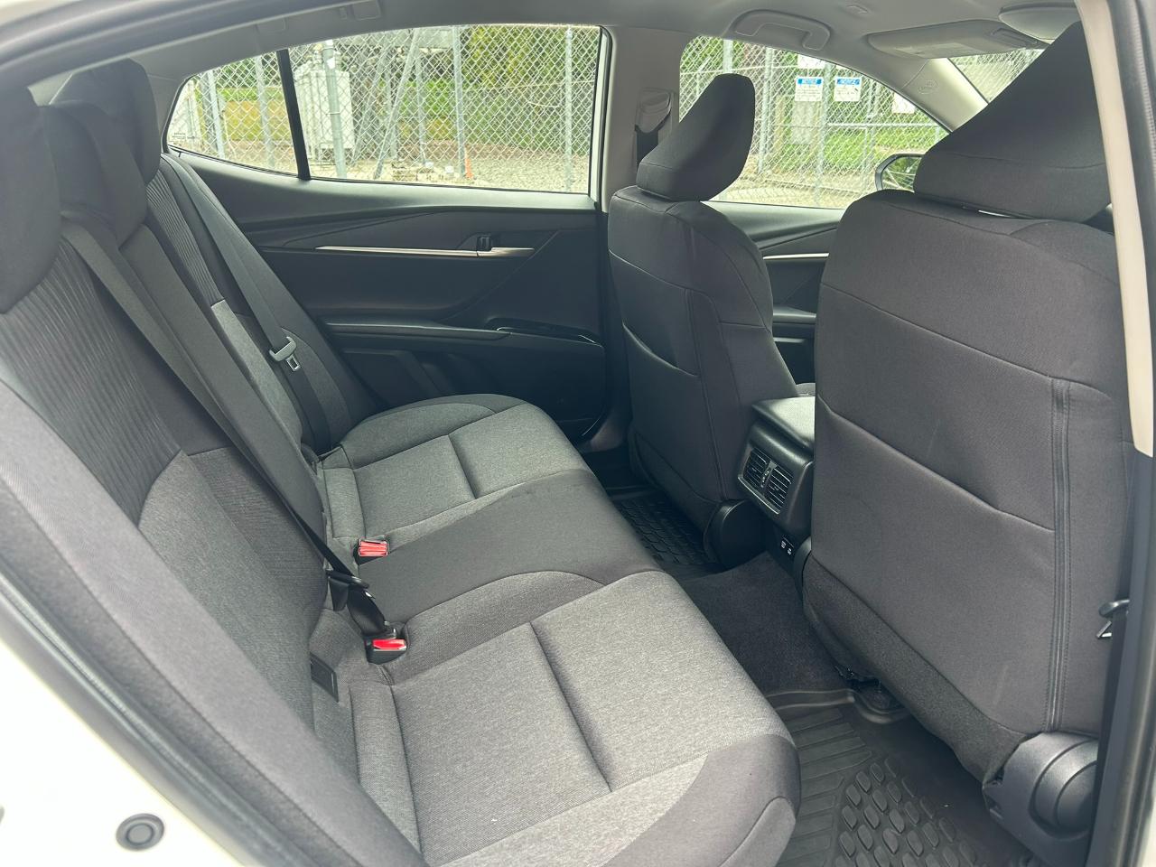 Toyota Camry Hybrid  2025