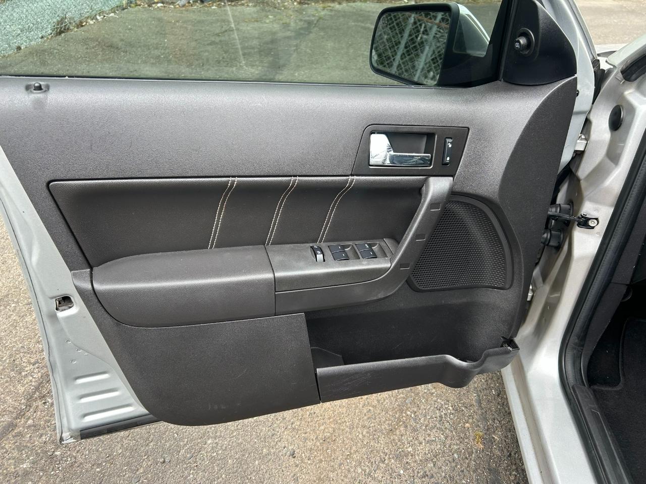 Ford Focus SEL Sedan 2009