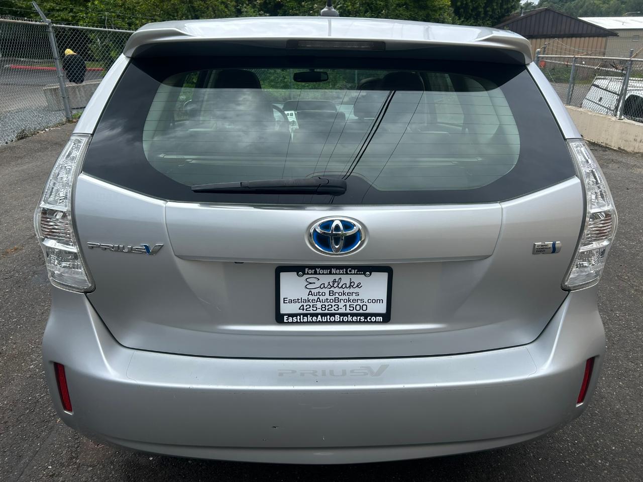 Toyota Prius V Five 2012