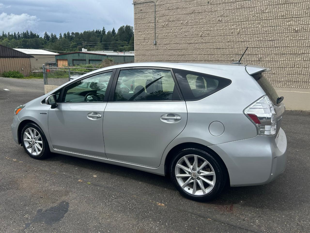 Toyota Prius V Five 2012