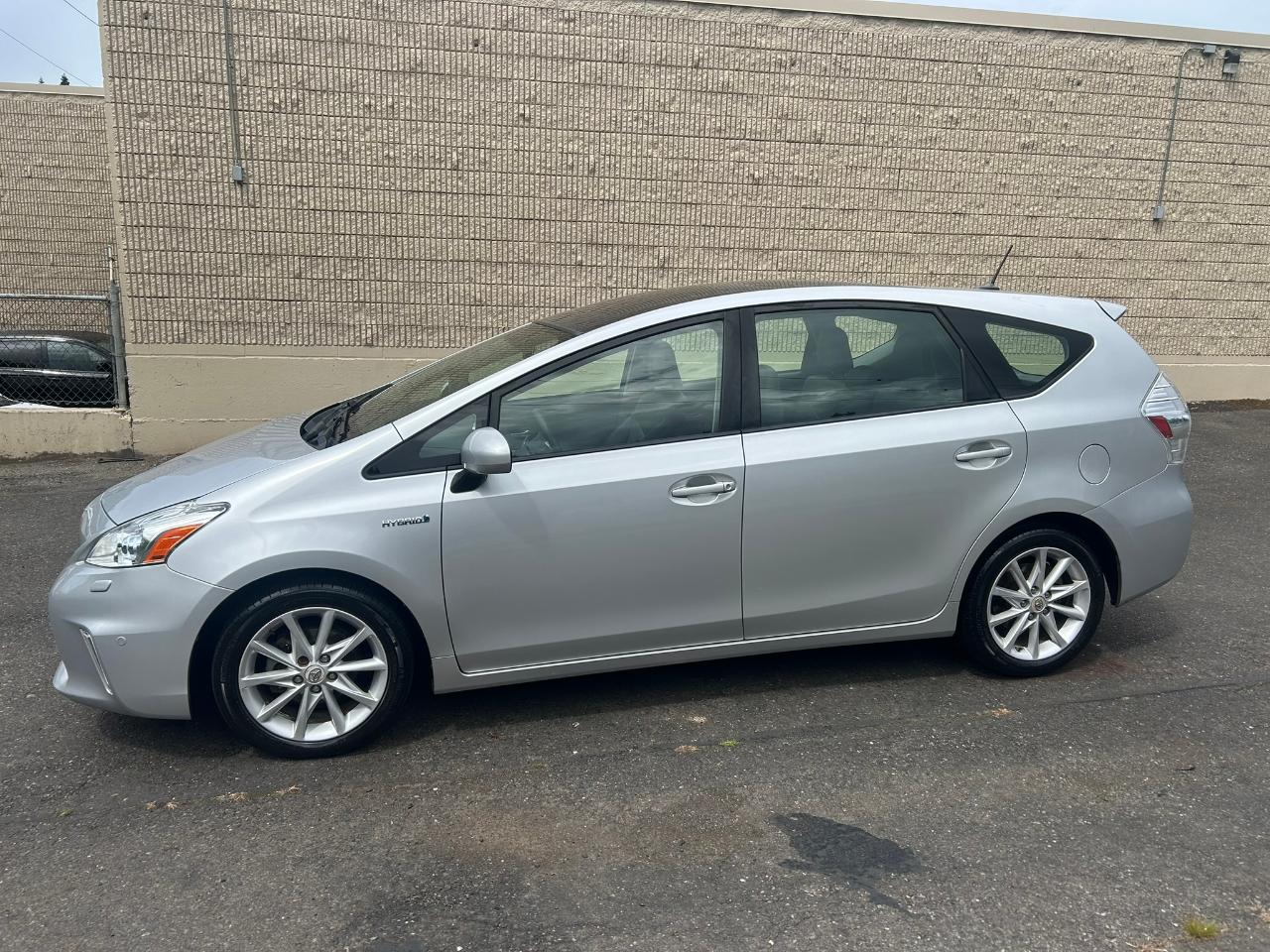 Toyota Prius V Five 2012