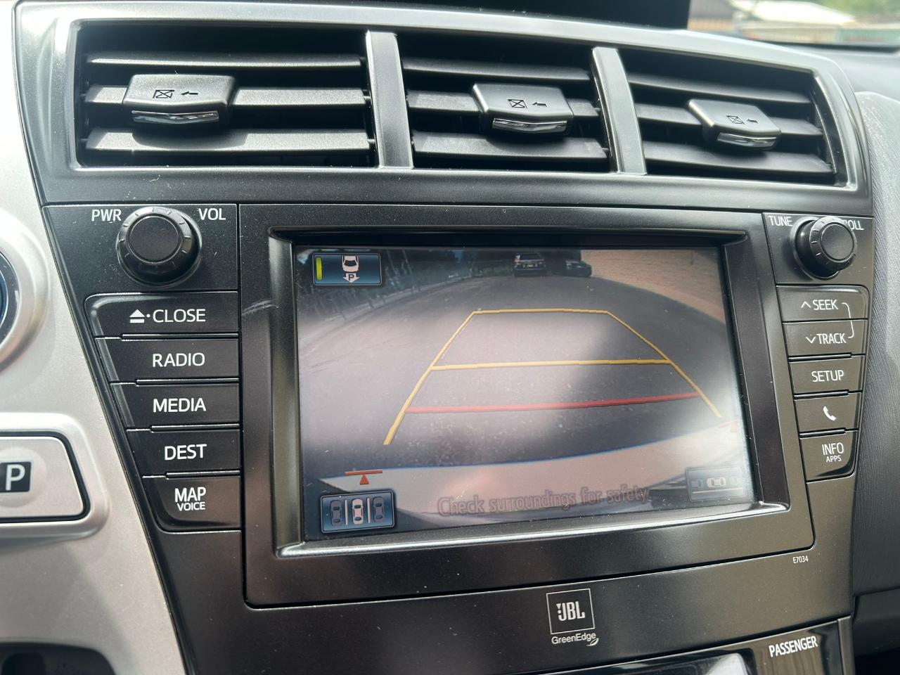 Toyota Prius V Five 2012