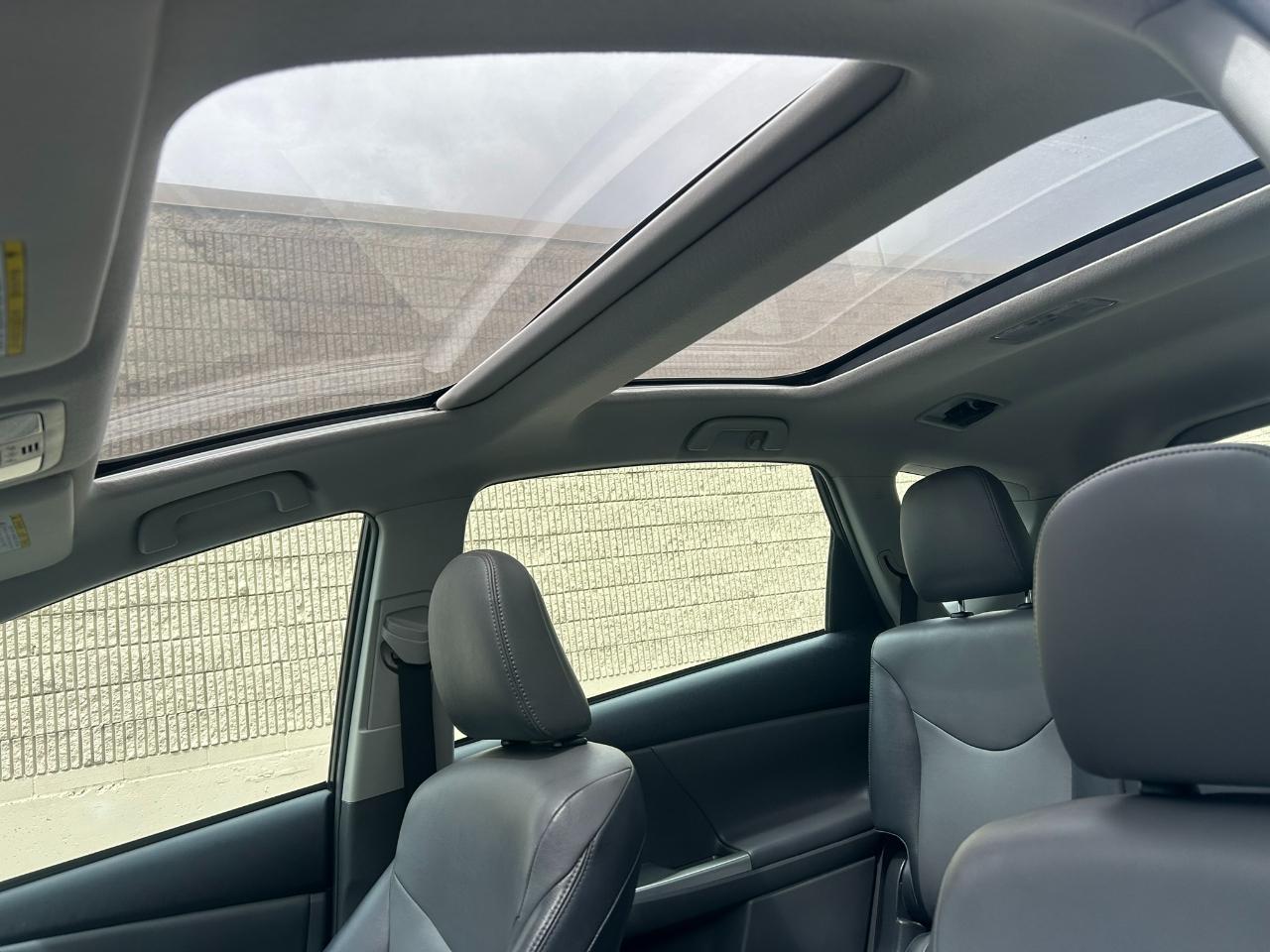 Toyota Prius V Five 2012