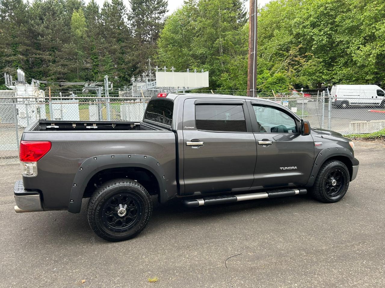 Toyota Tundra  2013