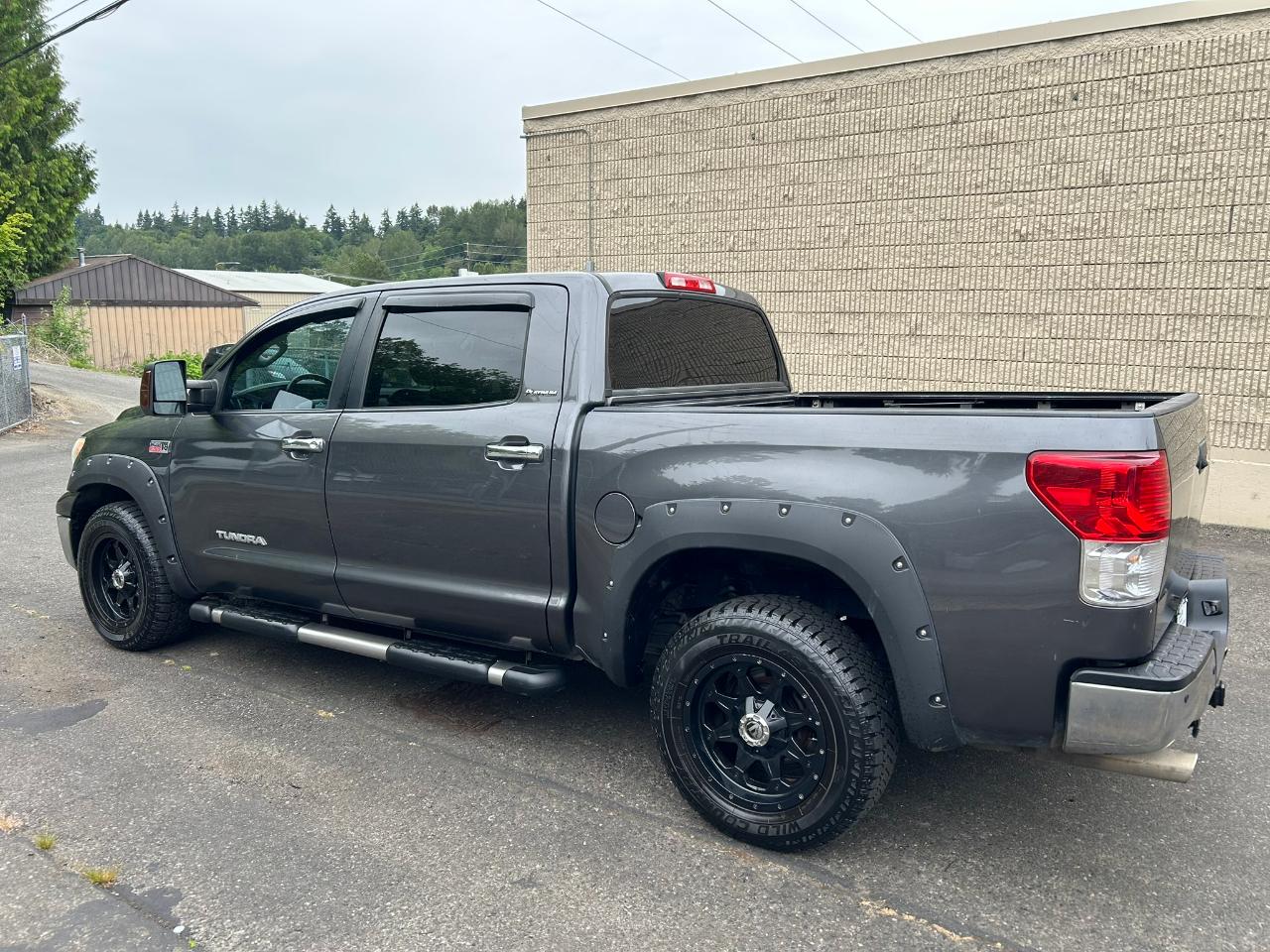 Toyota Tundra  2013
