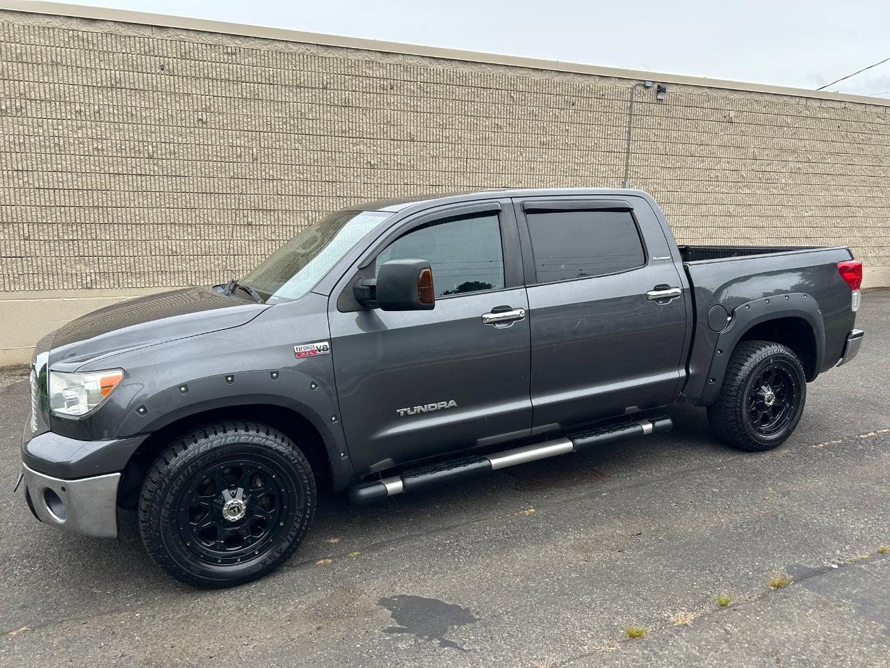 Toyota Tundra  2013