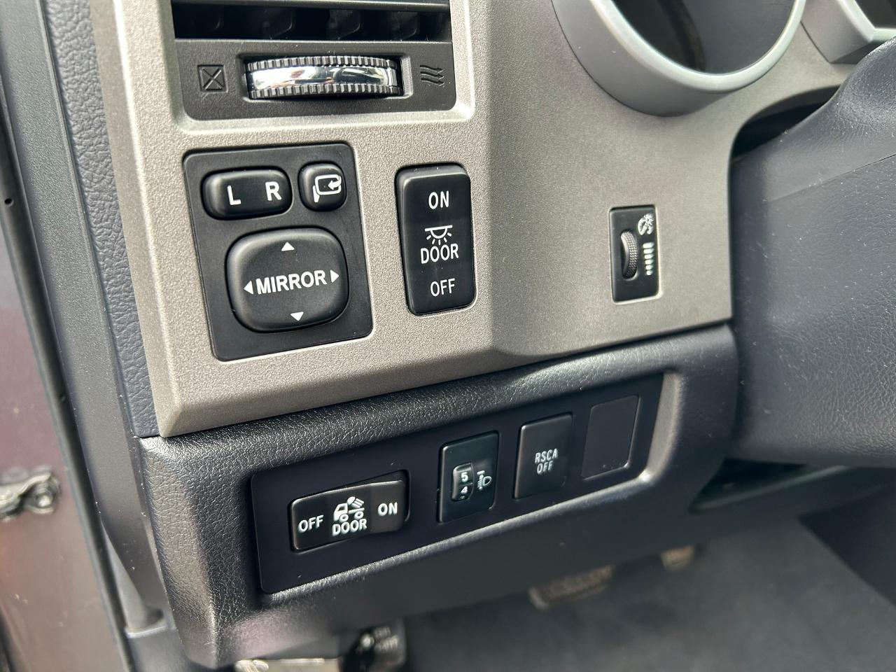 Toyota Tundra  2013