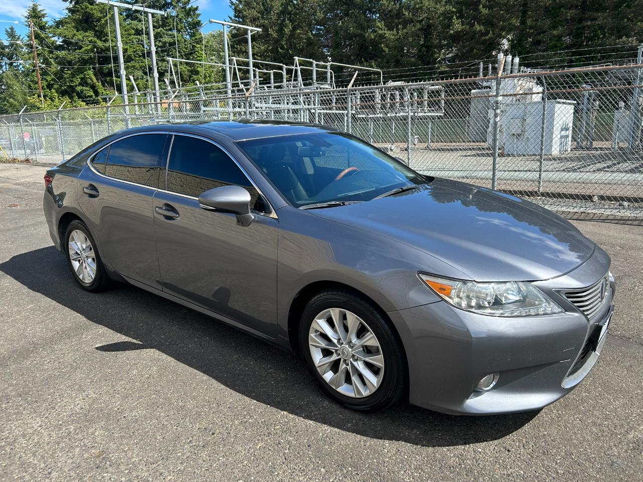 Lexus ES 300h Sedan 2013