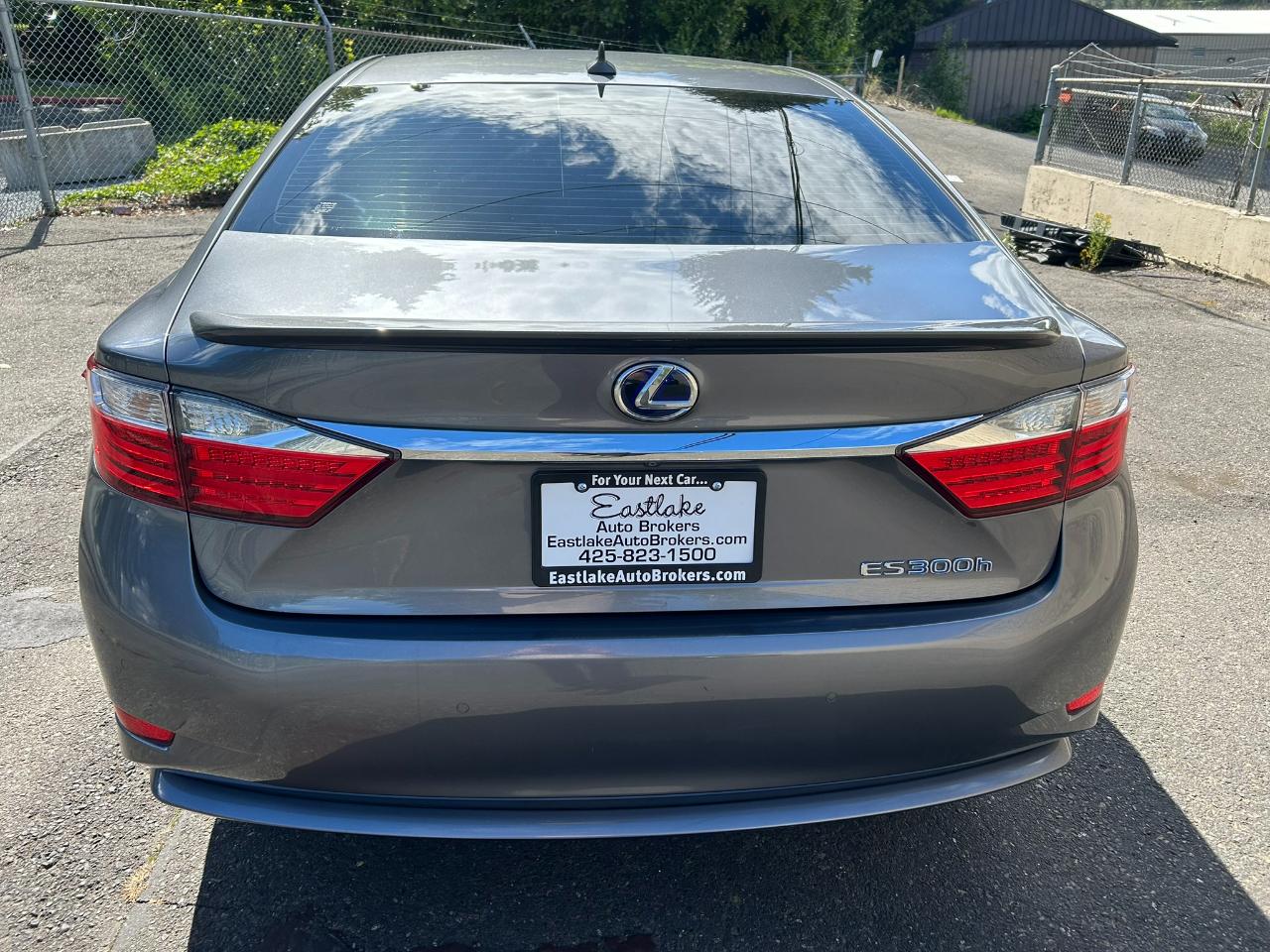 Lexus ES 300h Sedan 2013