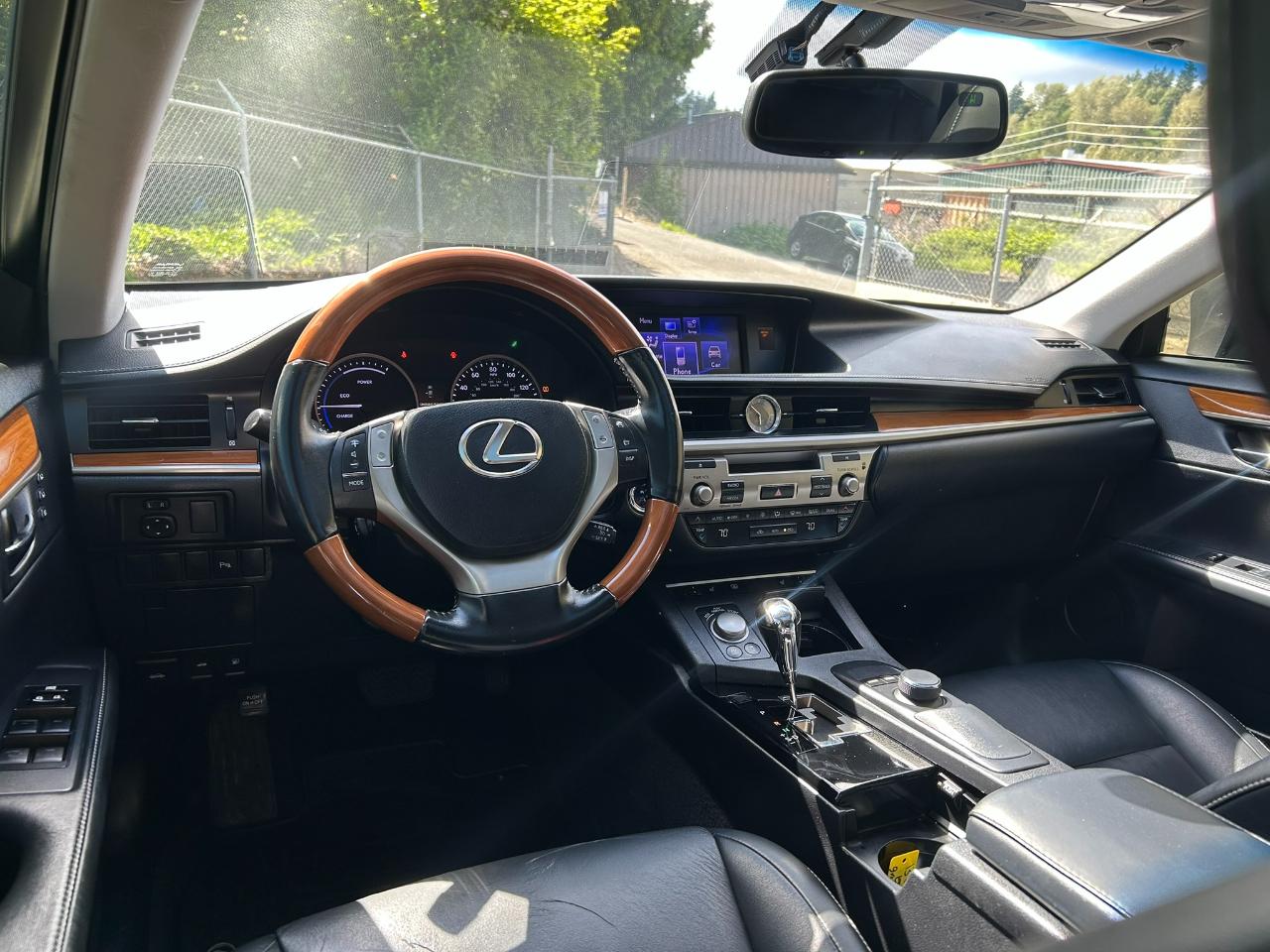 Lexus ES 300h Sedan 2013