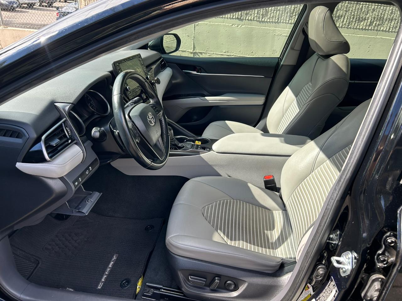 Toyota Camry Hybrid SE 2022