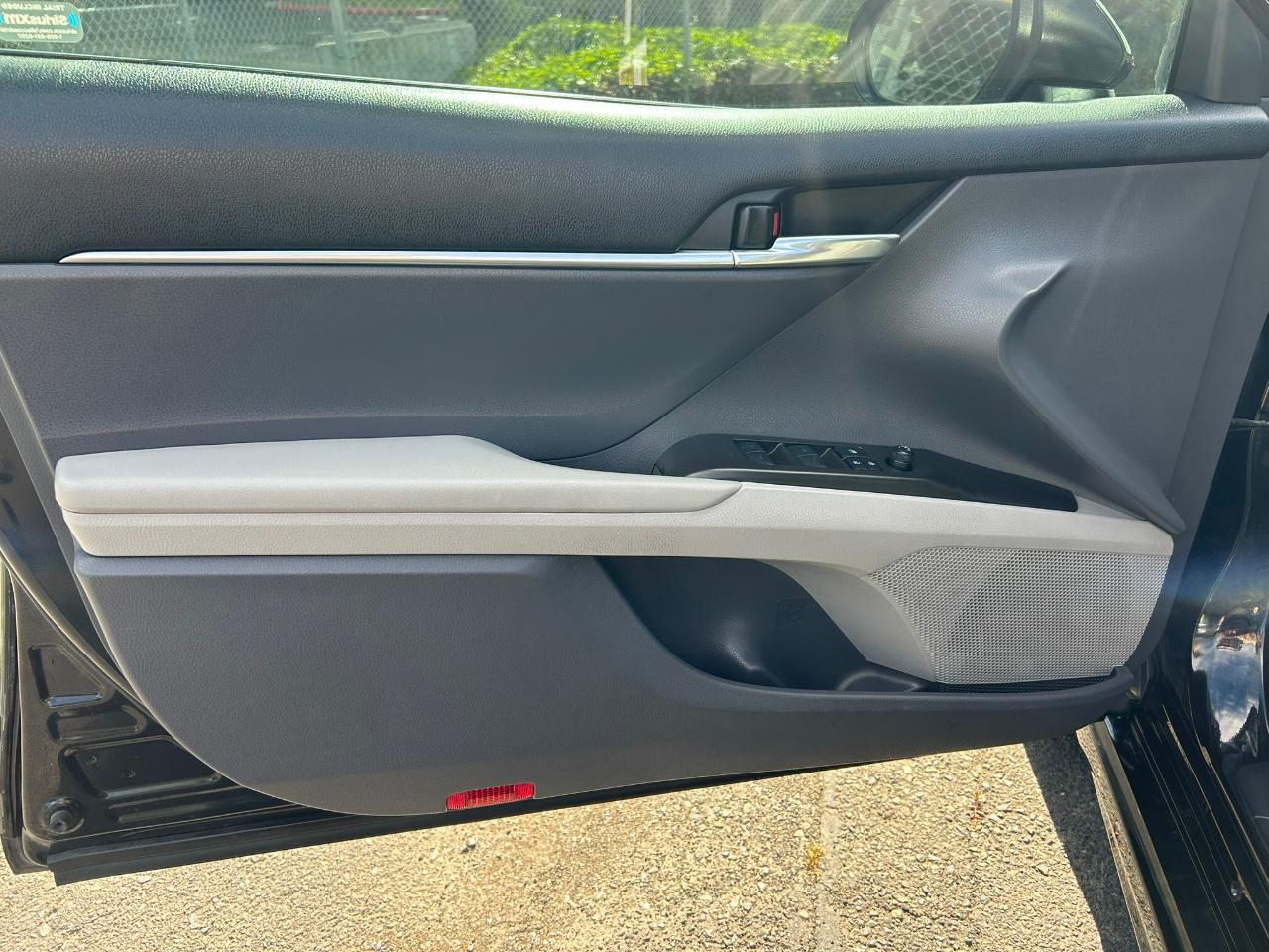 Toyota Camry Hybrid SE 2022