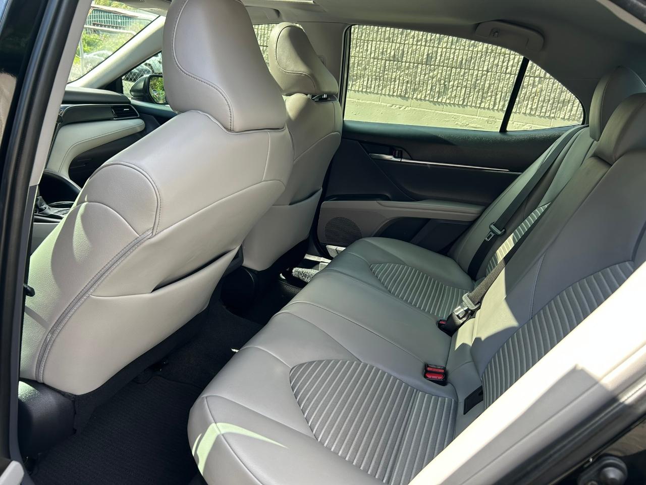 Toyota Camry Hybrid SE 2022
