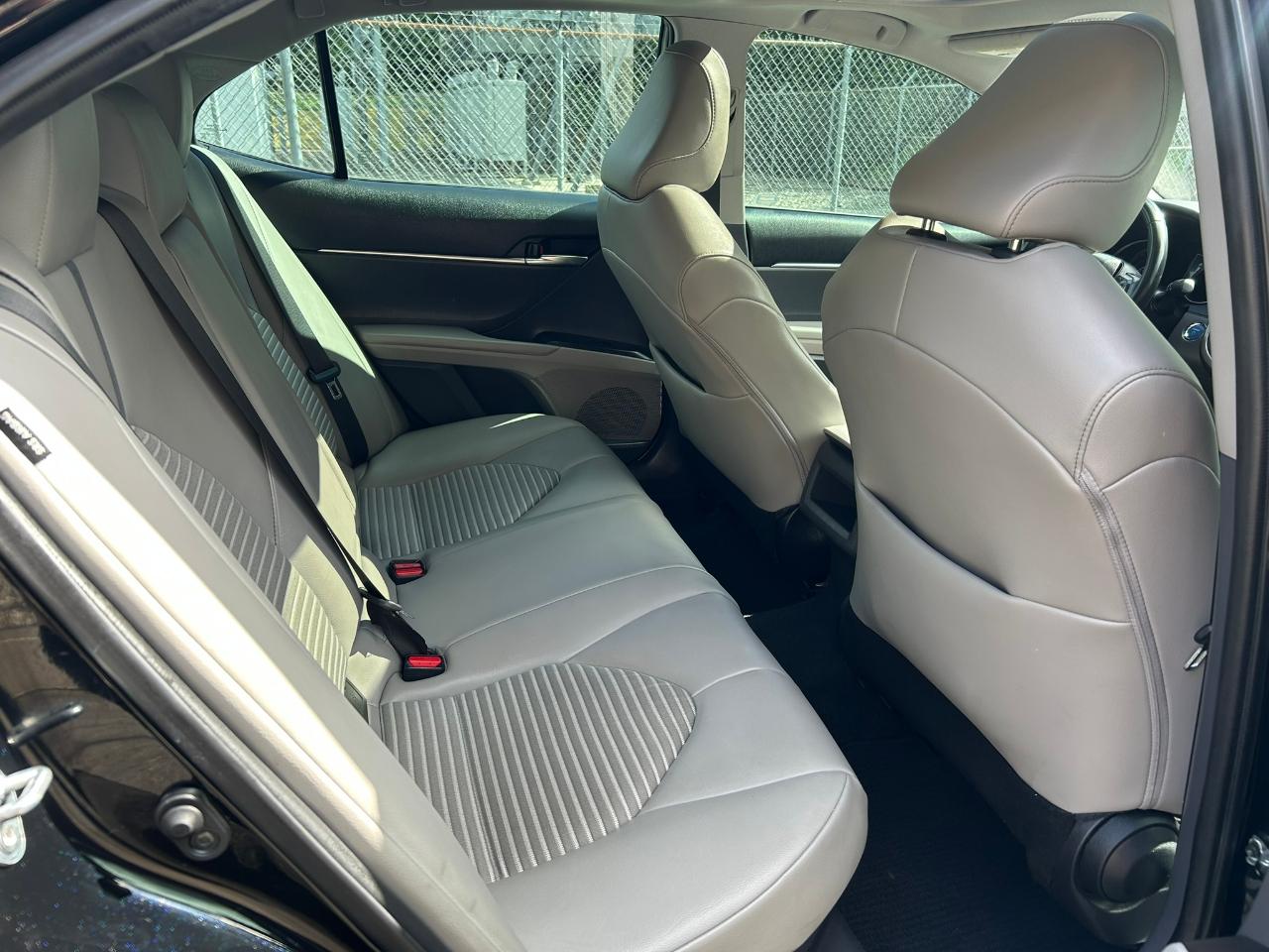 Toyota Camry Hybrid SE 2022