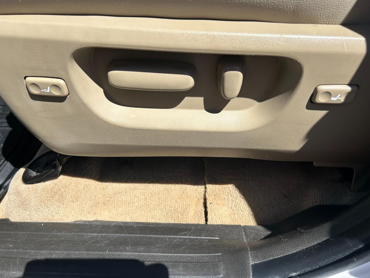 Toyota Tundra Limited Double Cab 5.7L 4WD 2008