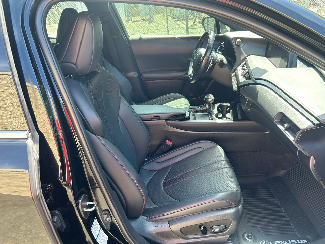 Lexus UX 250h F SPORT 2021