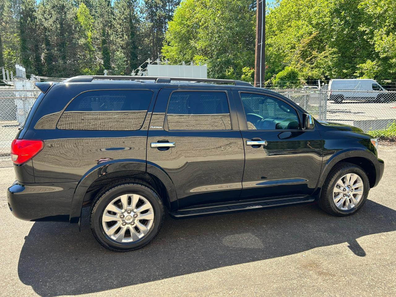 Toyota Sequoia Plantium 4WD FFV 2012