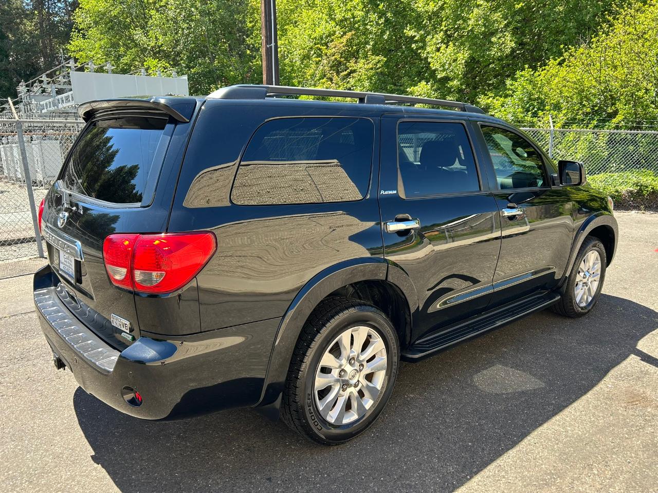 Toyota Sequoia Plantium 4WD FFV 2012
