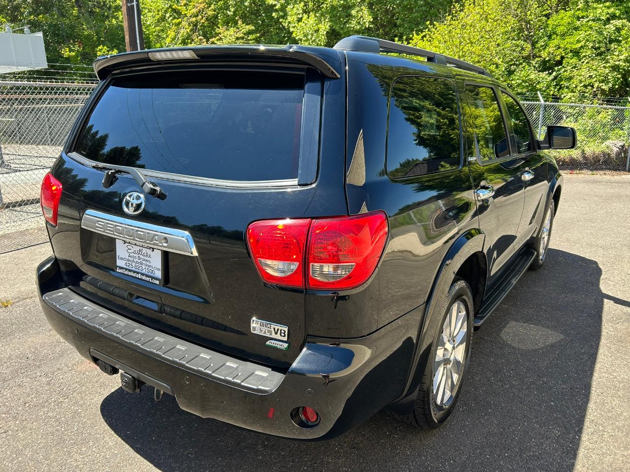 Toyota Sequoia Plantium 4WD FFV 2012