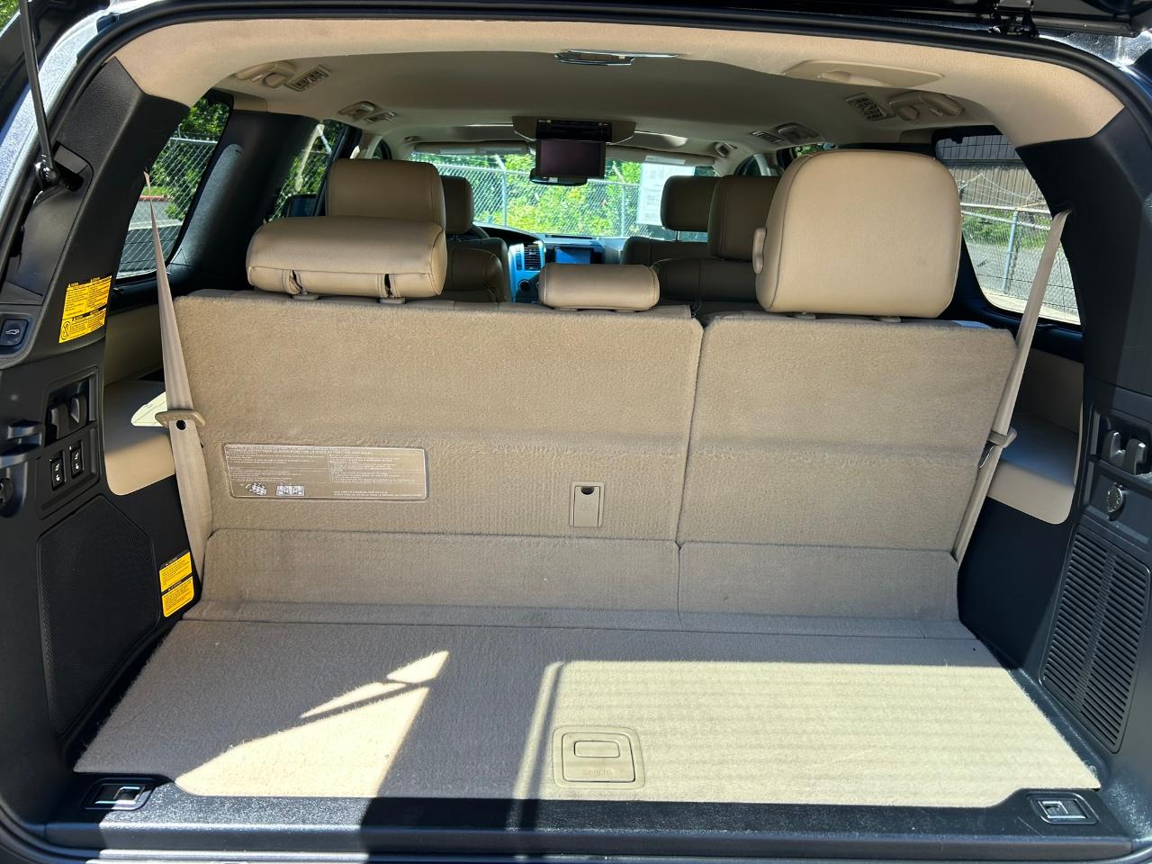 Toyota Sequoia Plantium 4WD FFV 2012