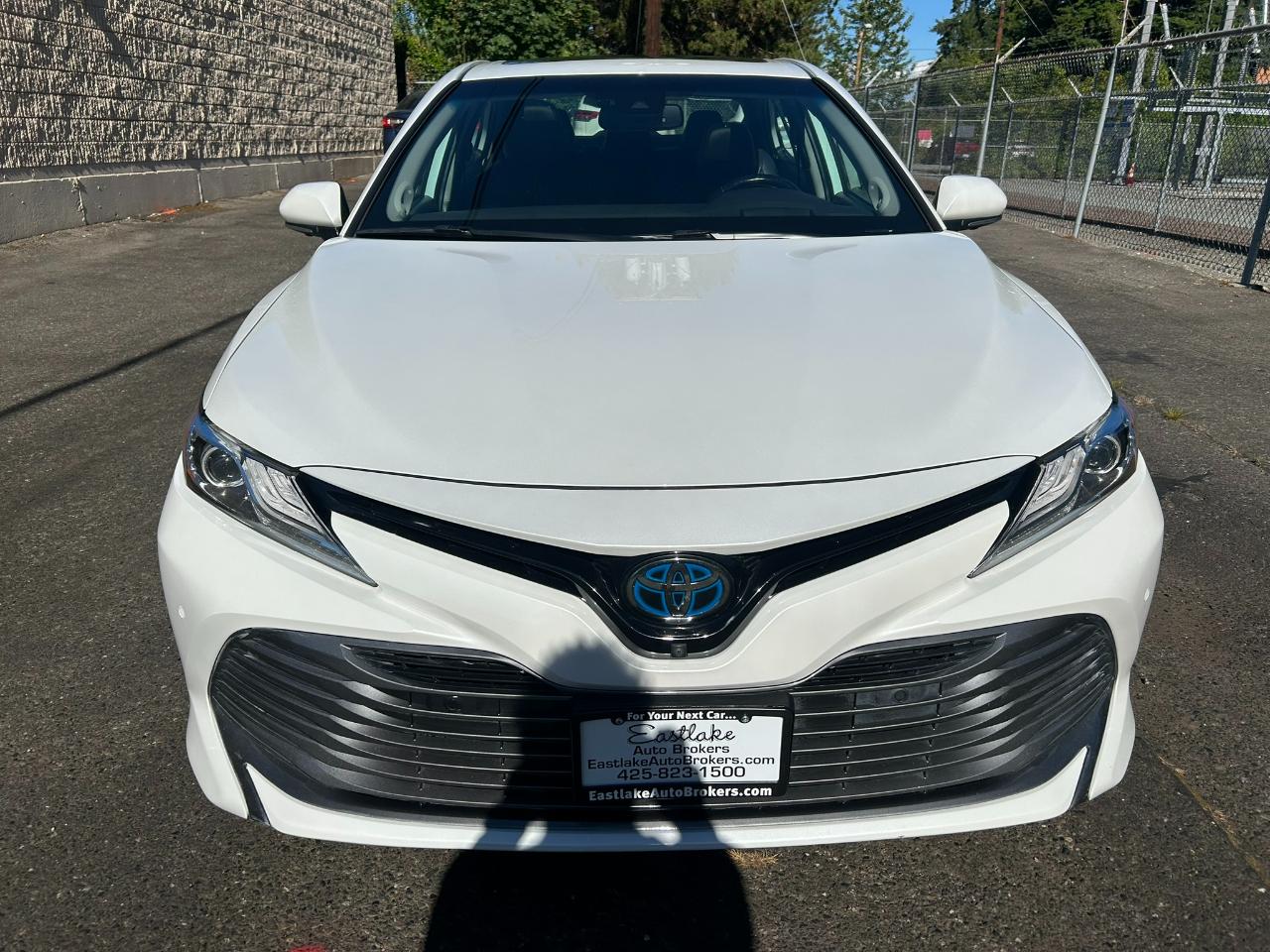 Toyota Camry Hybrid XLE 2020