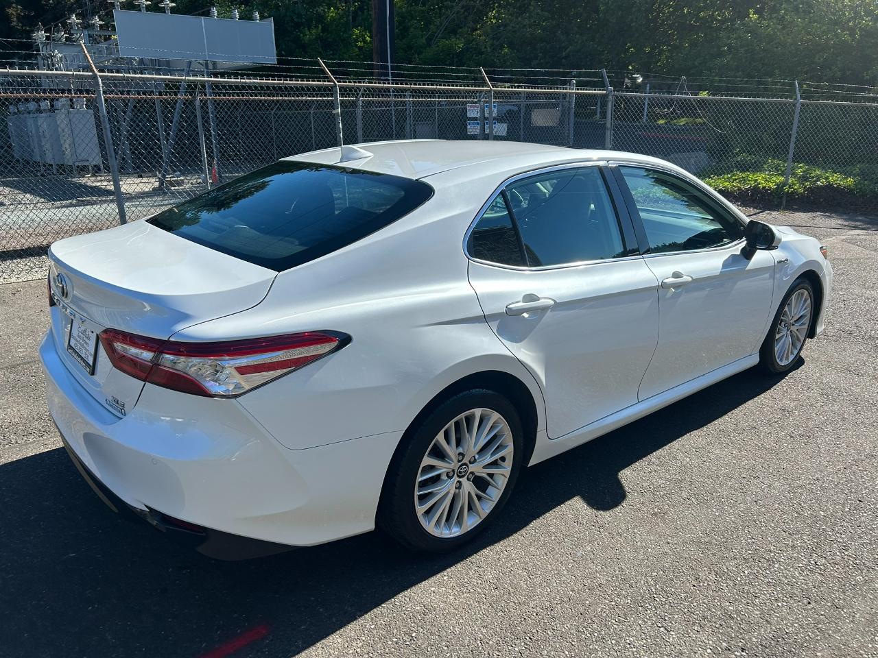 Toyota Camry Hybrid XLE 2020