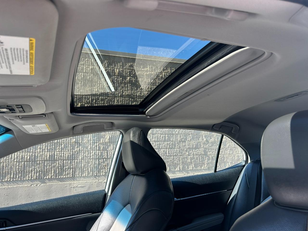 Toyota Camry Hybrid XLE 2020