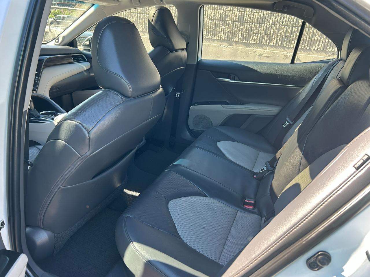 Toyota Camry Hybrid XLE 2020