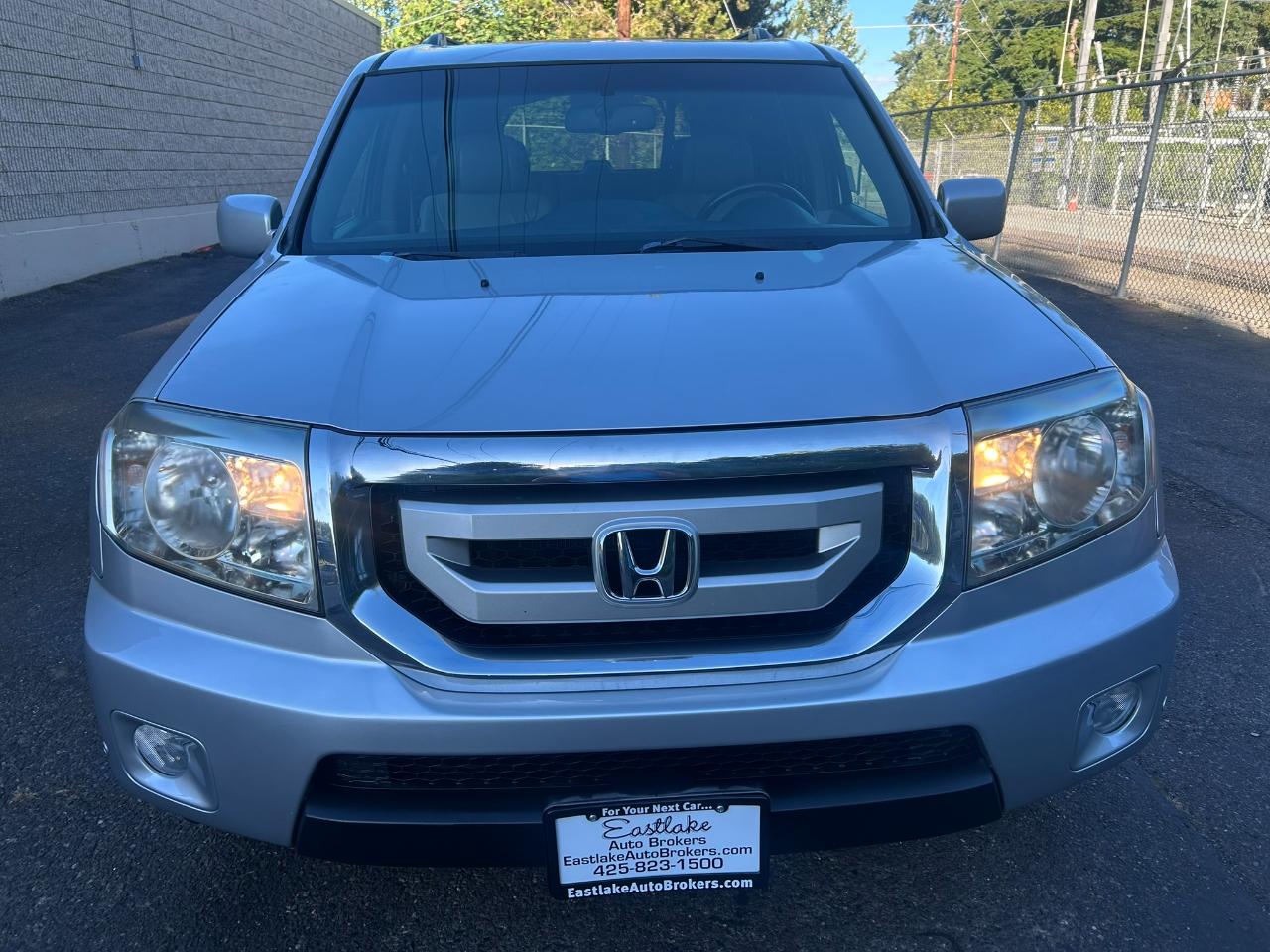 Honda Pilot Touring 4WD 5-Spd AT with DVD 2011