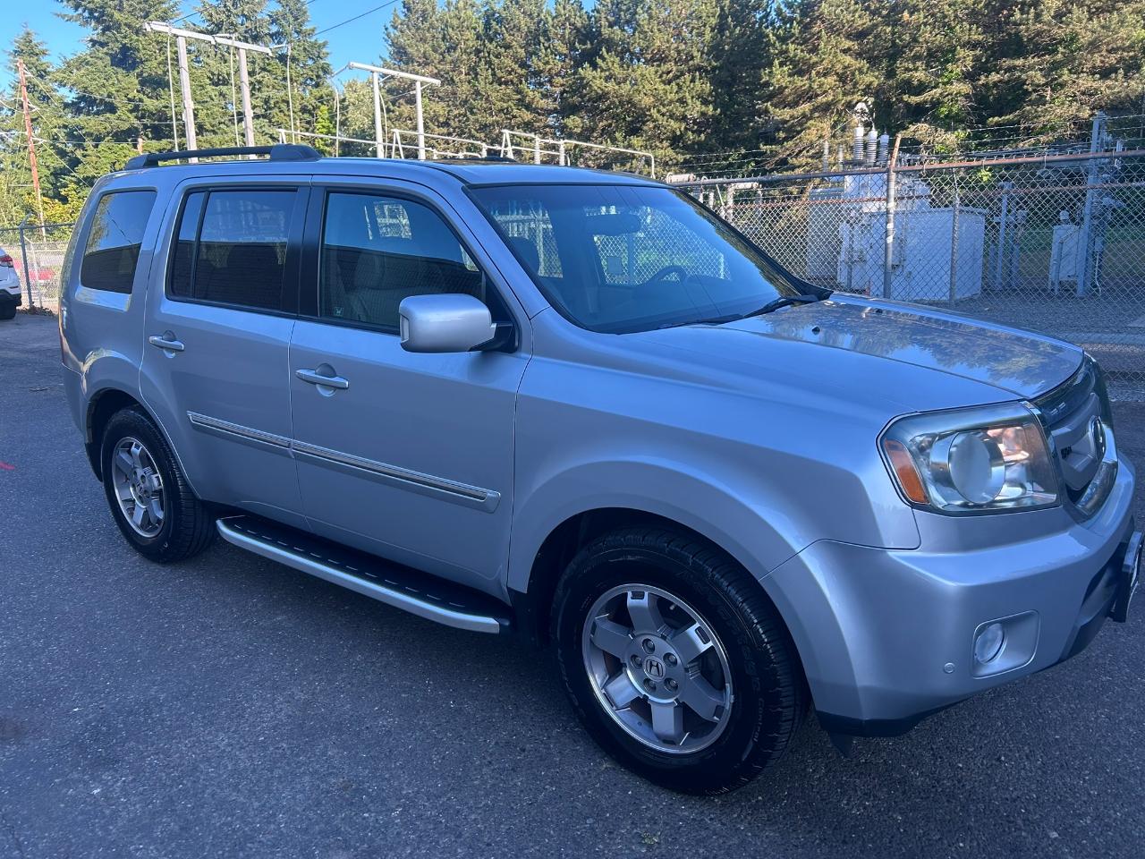 Honda Pilot Touring 4WD 5-Spd AT with DVD 2011