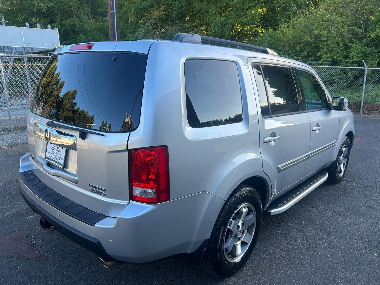 Honda Pilot Touring 4WD 5-Spd AT with DVD 2011