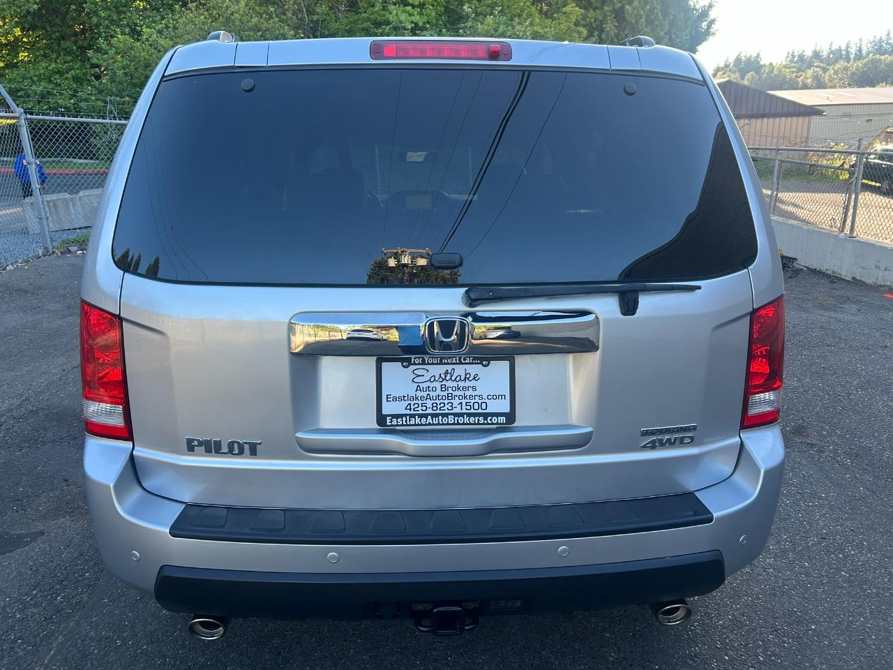 Honda Pilot Touring 4WD 5-Spd AT with DVD 2011