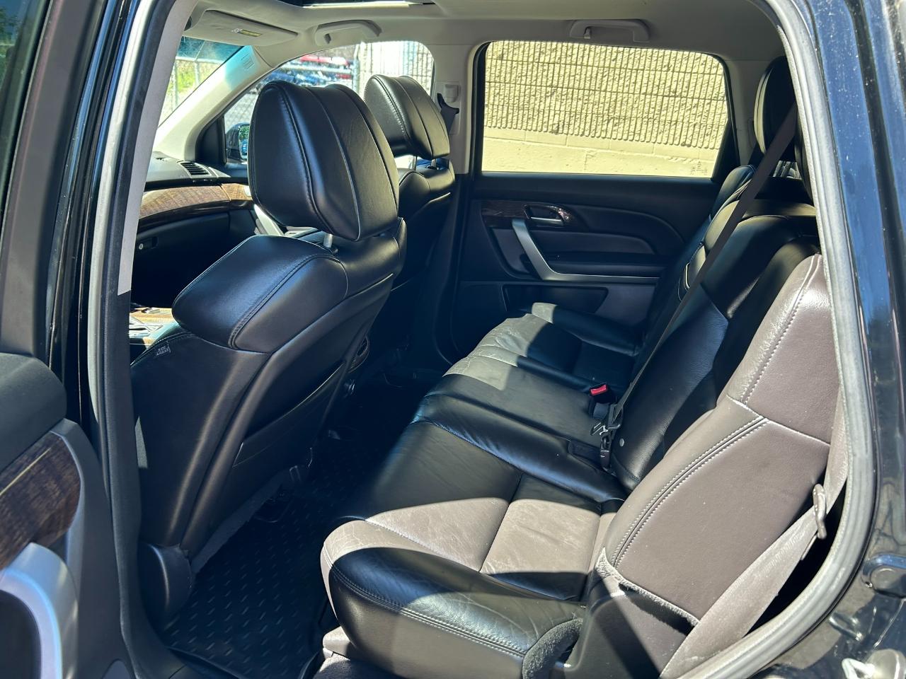 Acura MDX 6-Spd AT w/Tech Package 2012