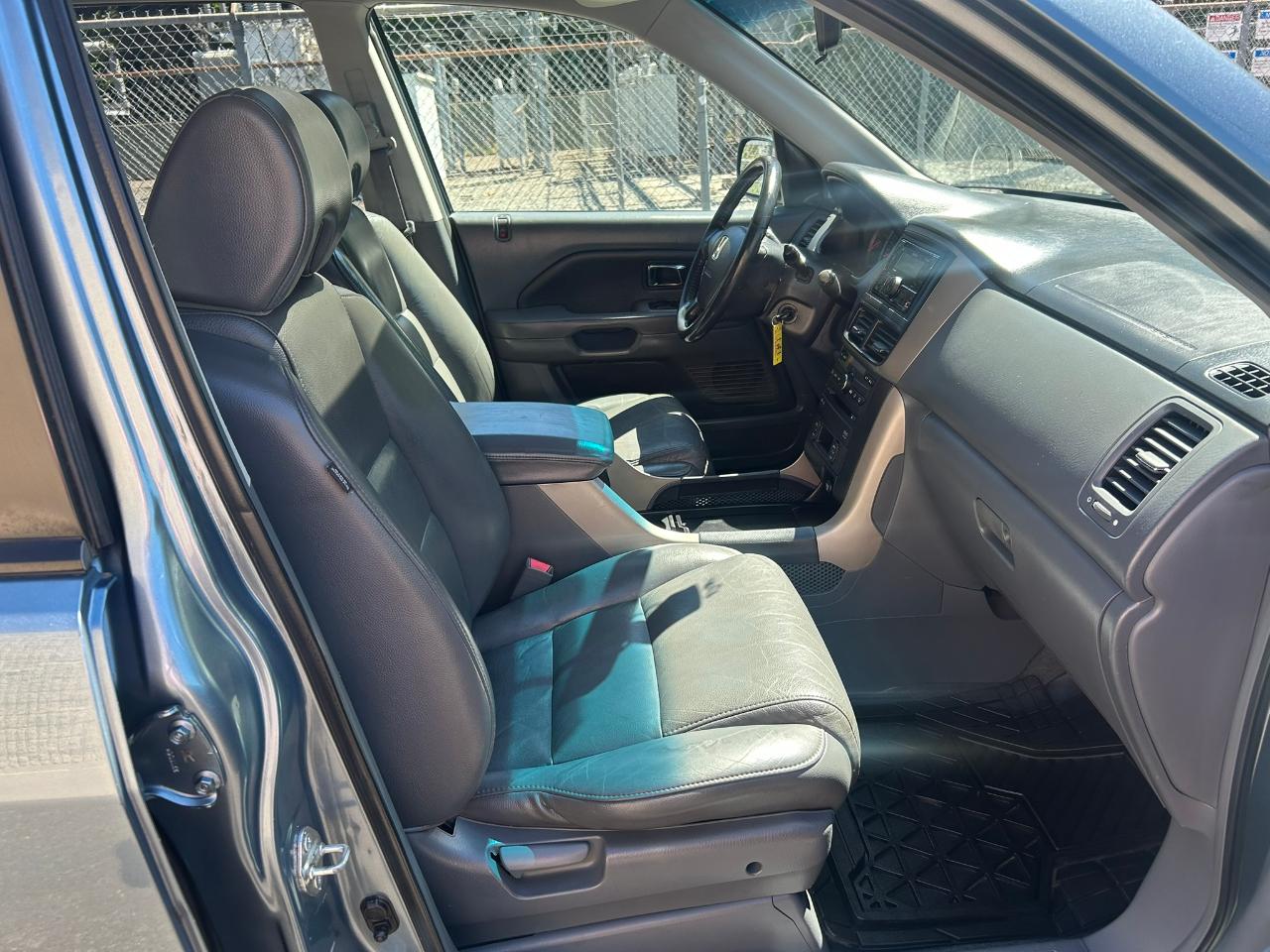 Honda Pilot EX 4WD w/ Leather and DVD 2006