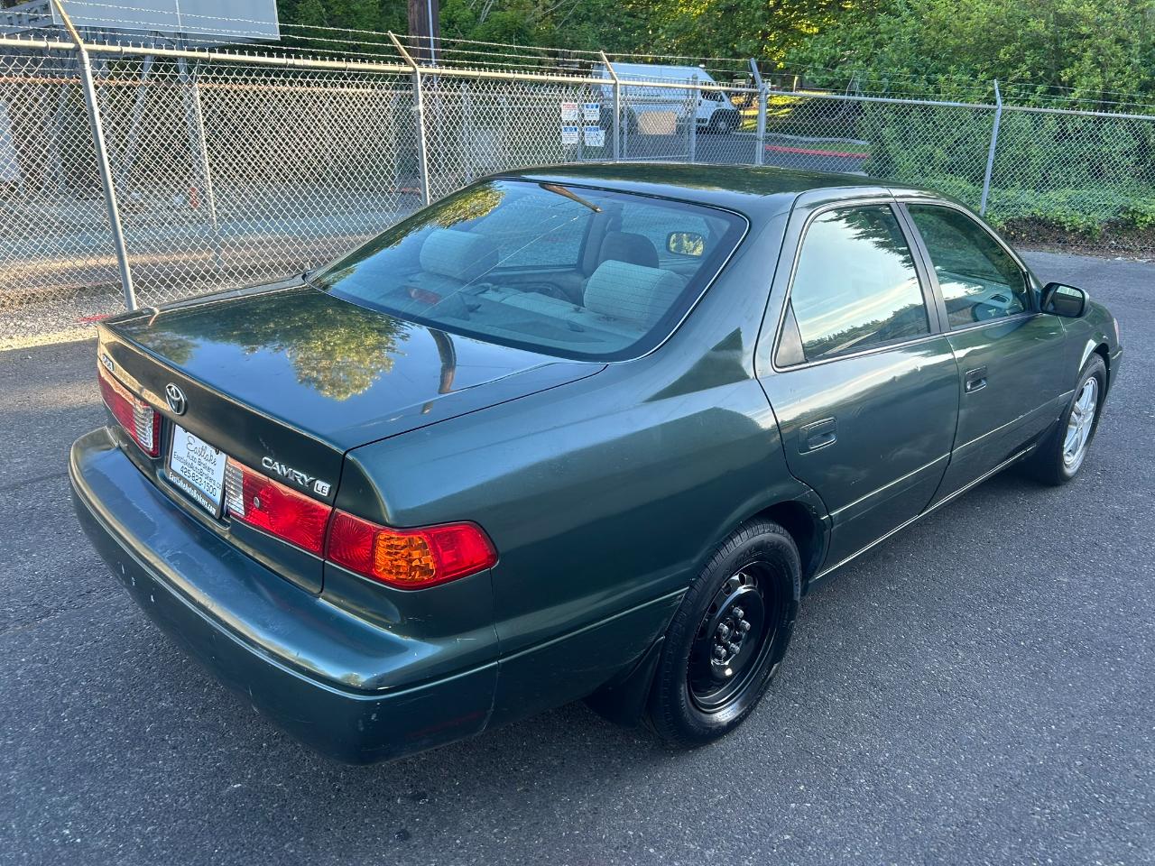 Toyota Camry LE 2000