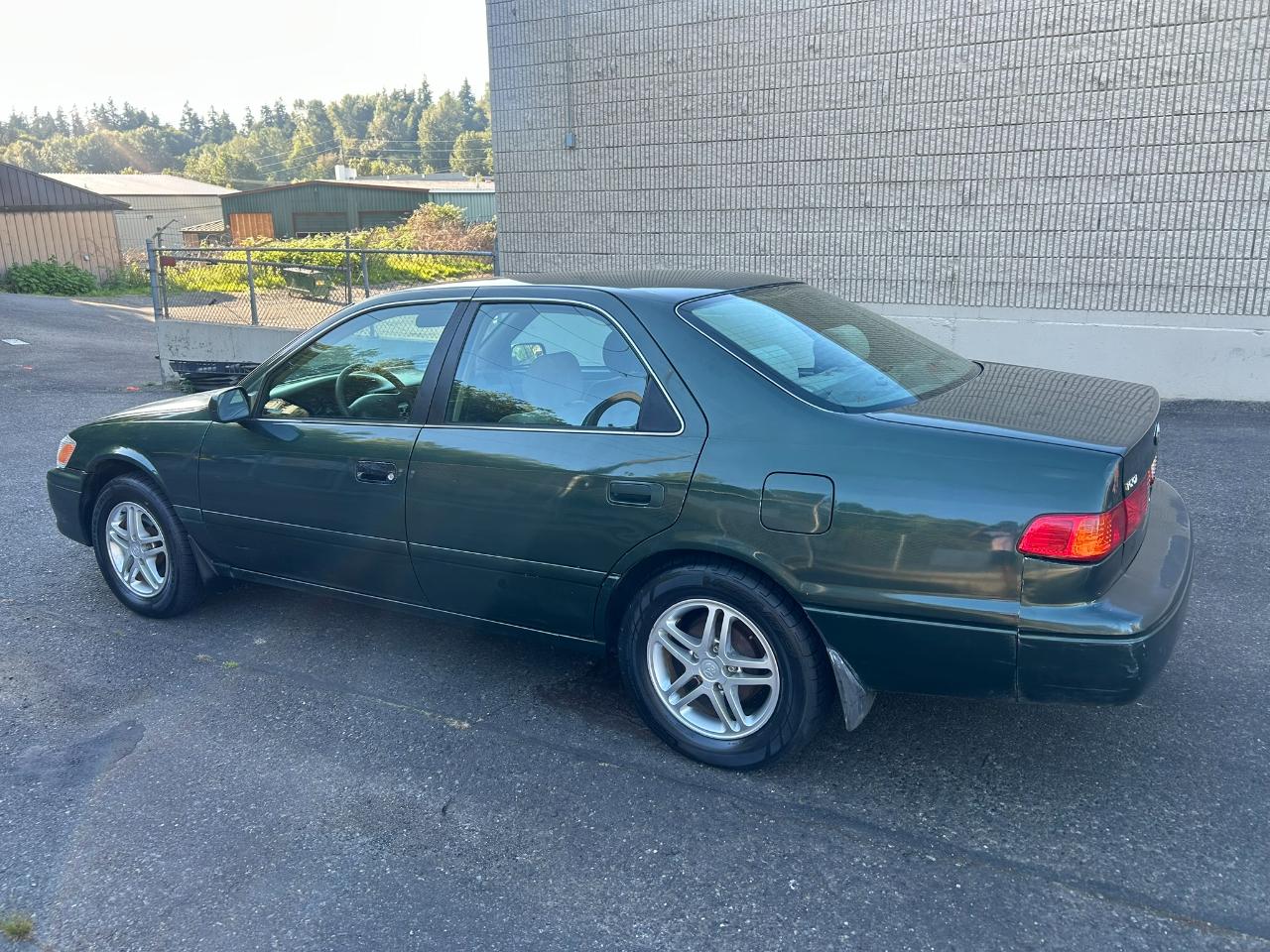 Toyota Camry LE 2000